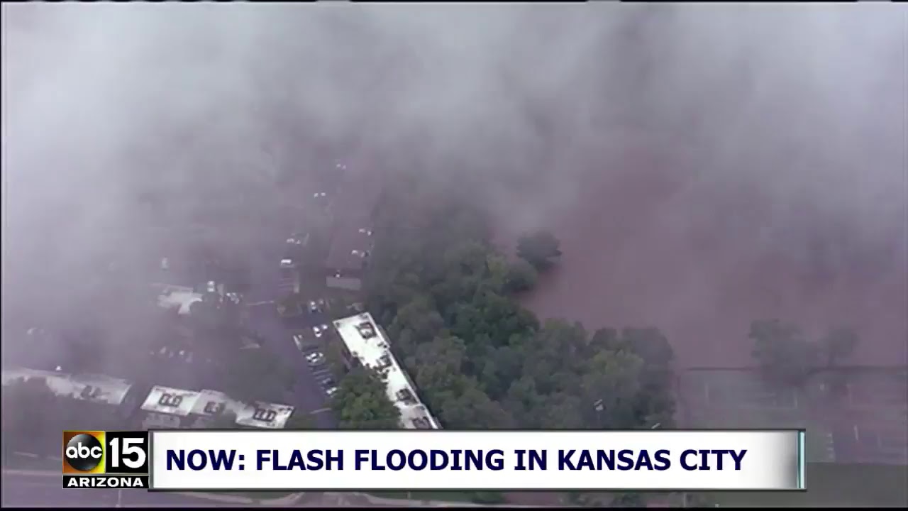 NOW: Flash flooding in the Kansas City area. - YouTube