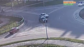 Авария на кольце в Кингисеппе с камеры наружного наблюдения