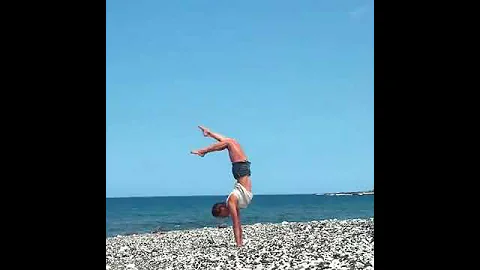 Yoga Vrschikasana: Scorpion Pose