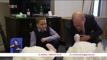 Hai chú gà tây may mắn trong mùa lễ tạ ơn | VTV24