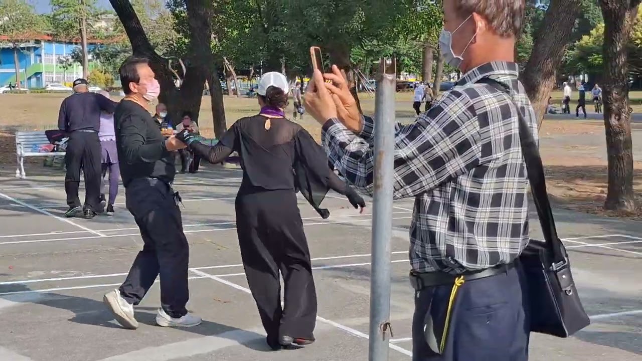 在衛武營羽毛球場樂團有跳舞洪朝景攝影2026年2月21日