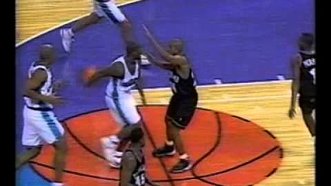 Baron Davis (Hornets) goes behind his back twice  ...