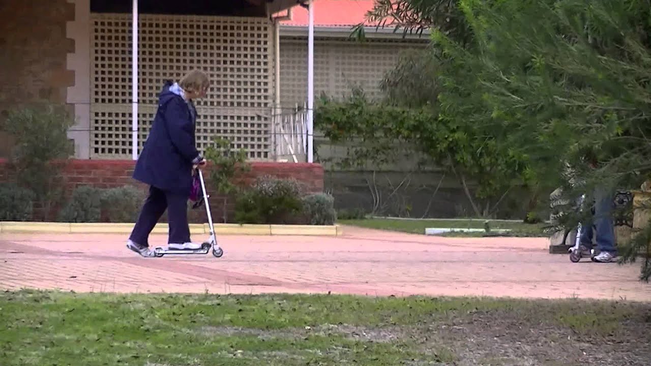 FUNNY OLD LADY ON SCOOTER! YouTube