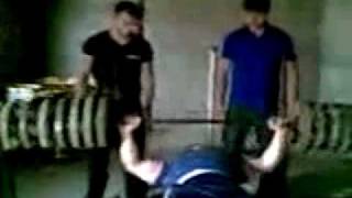Chechenec Podnimaet 230 Kg
