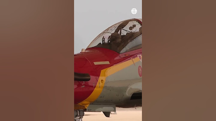 Felipe VI prueba el avión en el que se formará la princesa Leonor en la Academia del Aire #felipevi
