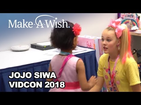 jojo-siwa-with-make-a-wish-at-vidcon-2018!-|-make-a-wish®