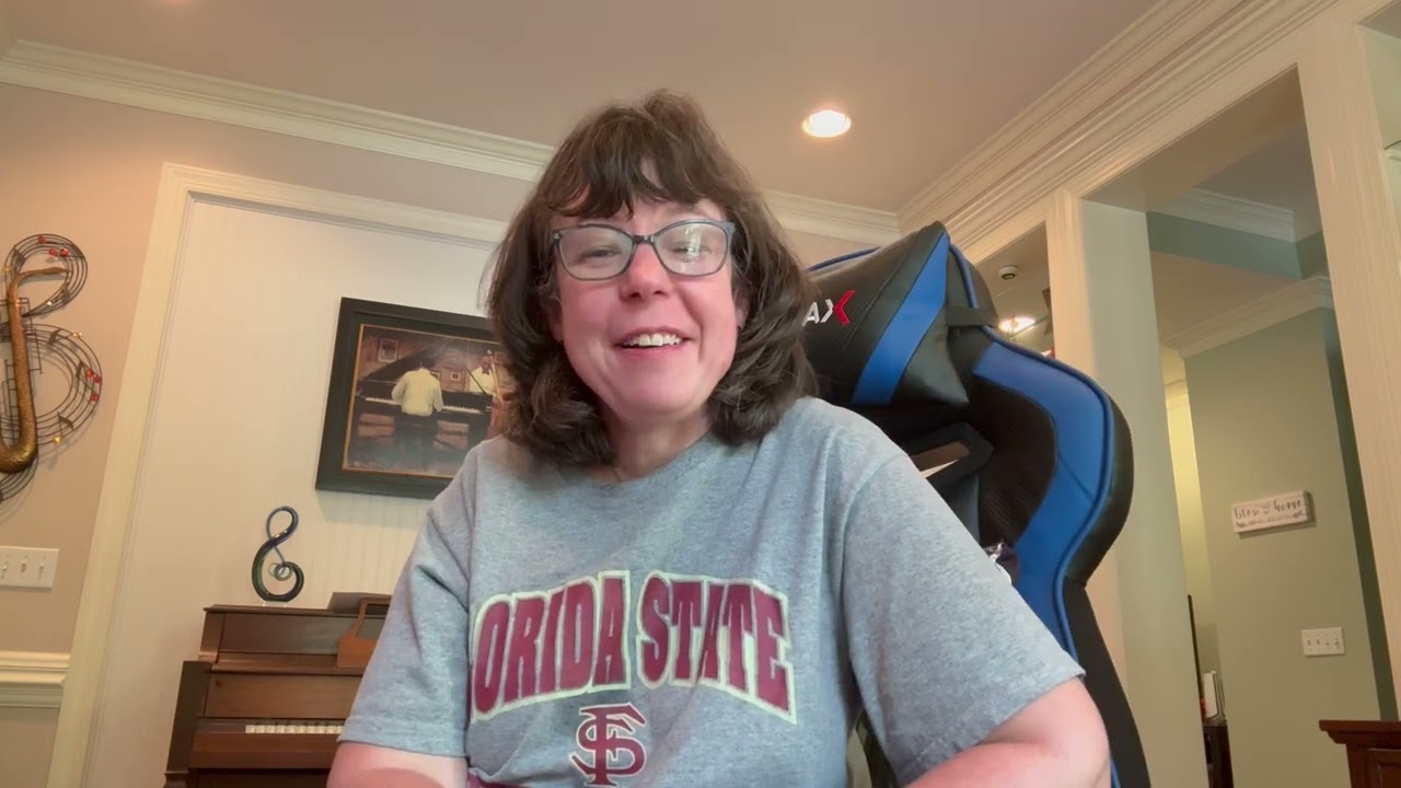 Music teacher reacts - Putri Ariani - Hey How are you - Live version