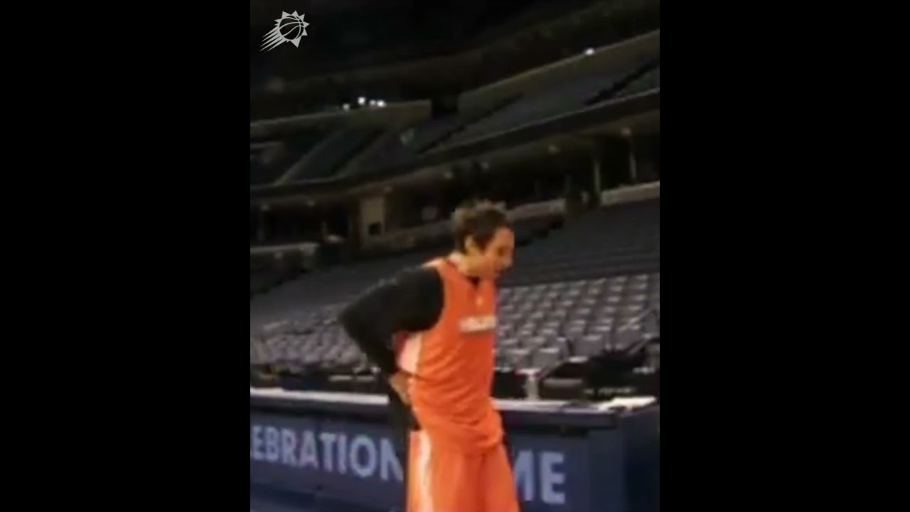 That time Steve Nash kicked a ball into the hoop at practice ⚽️