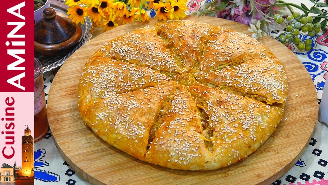 حضري أروع مسمنة فالفرن مورقة و مقرمشة كأنك حضرتيها بورقة بسطيلة بحشوة أكثر من رائعة بسيطة ولذيذة