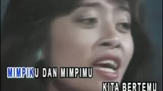 Iis Sugiarti - Disini Aku Menanti (Video Clip Musik)