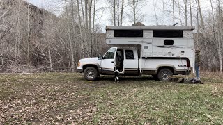 Truck camper outfitting: 25 things to keep in your truck camper.