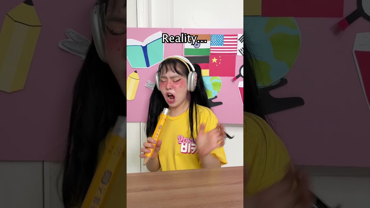 When your friend acts like this at school.. 🏫🙄🎧🎶