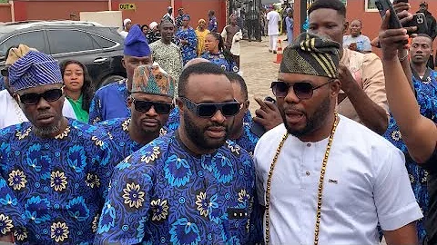 ARRIVAL OF FEMI ADEBAYO-IJEBU-JIGAN BABA OJA @ODUNLADE ADEKOLA LATE FATHER FINAL BURIAL 