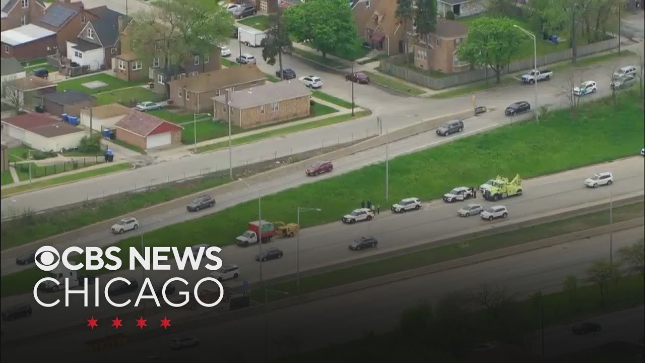 Multivehicle crash snags I-57 on Chicago's South Side - YouTube