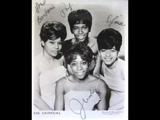 The Chiffons (1960-2009) •