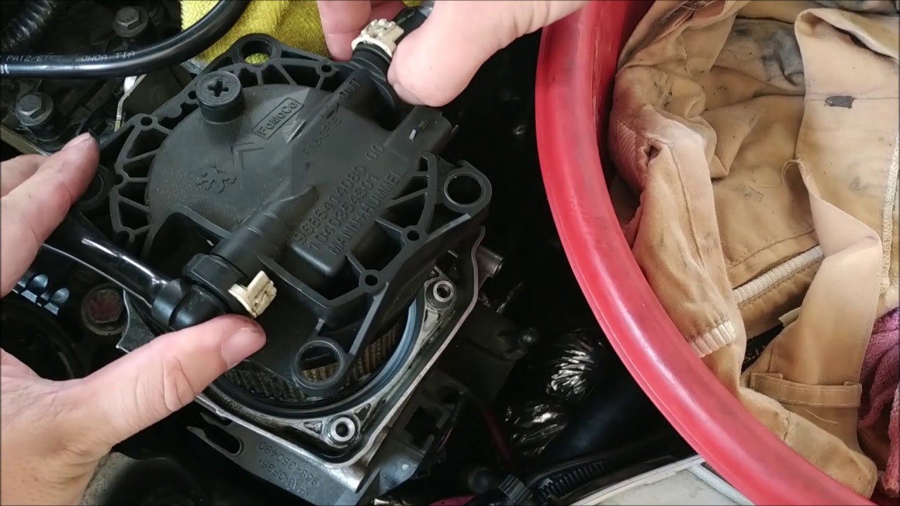 FORD FOCUS MK3 TDCI DIESEL FUEL FILTER REPLACEMENT - YouTube