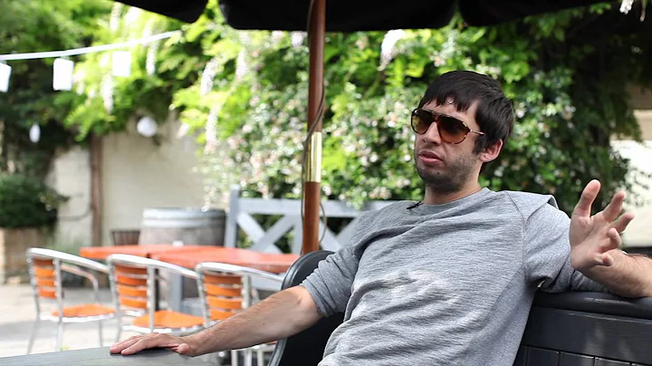 Example - #7 Microphone - Example 'Playing In The Shadows' album interview