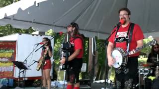 The chardon polka band performs "in heaven there is no beer" at quaker
steak and lube's "bavarian blast". (2015)