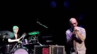REM performing Boxcar in Dublin in July 2007 chords