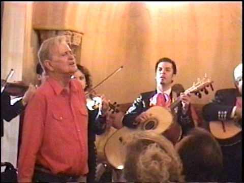 Travis Edmondson And Mariachis At Garduno's: "Sin ...