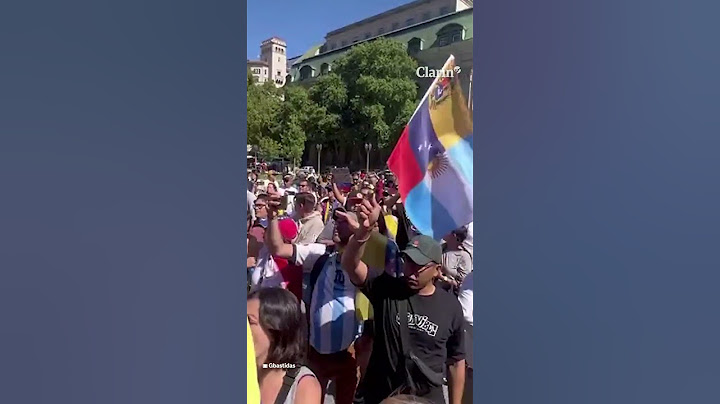Cientos de venezolanos concentran en Plaza de Mayo para recibir a Edmundo González Urrutia