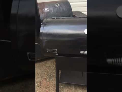 traeger lil tex elite 22 review unpacking bullsmoker pelletgrill doovi traeger lil tex elite 22 review unpacking bullsmoker pelletgrill doovi