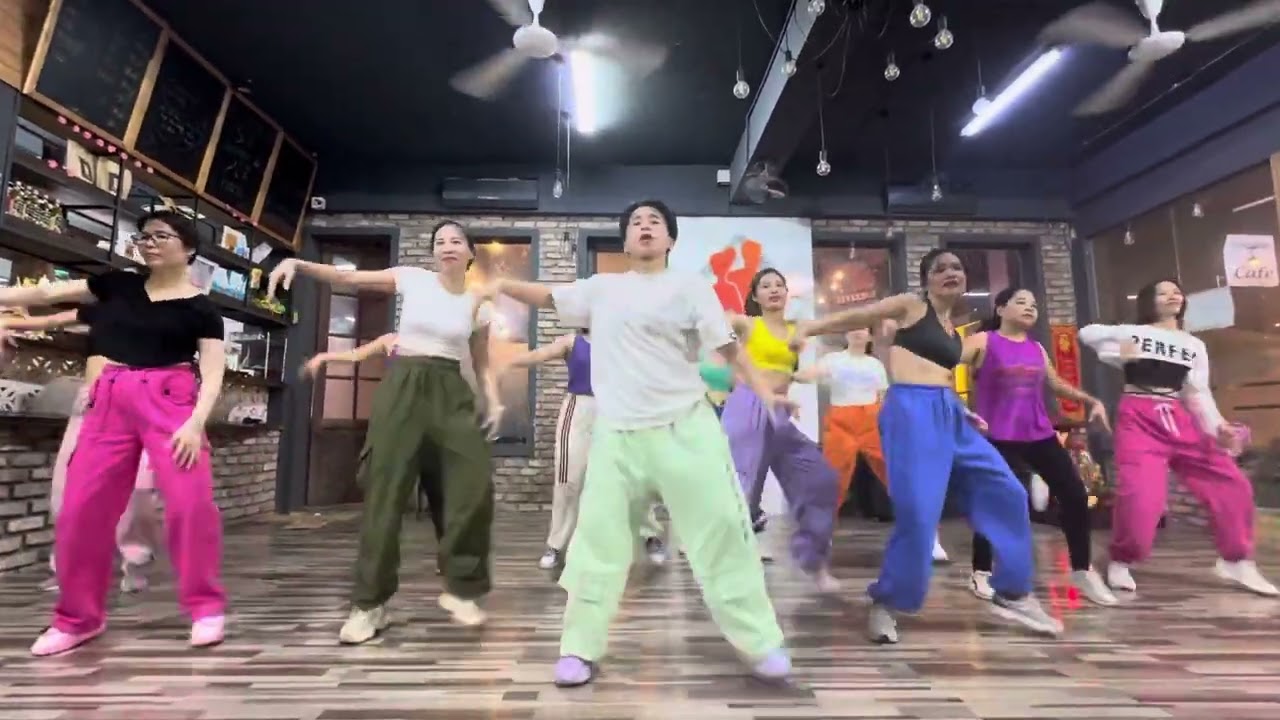 Fuego/  Dimitri Vegas, Like Mike & Kim Loaiza / zumba cover