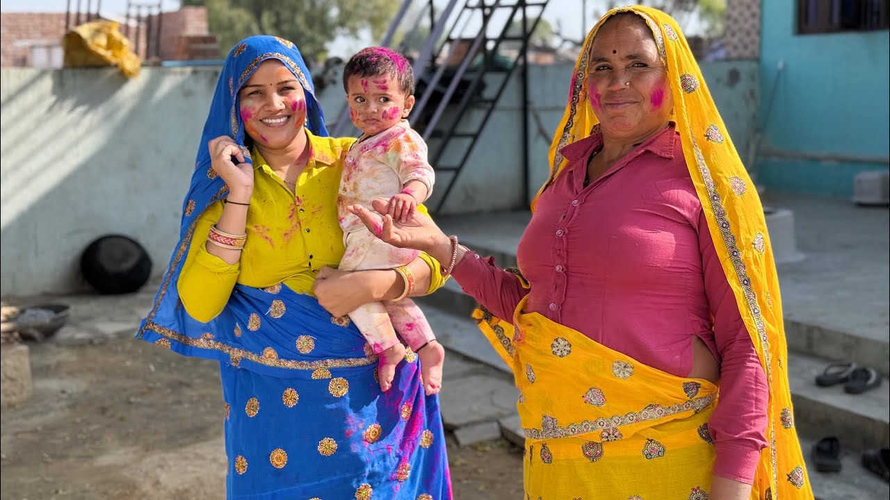 Sanvi की पहली होली 😍 