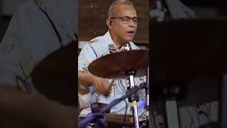 Cássio Cunha na TV BRABA #cassiocunha #tvbraba #bateria #alceuvalenca #frevo #drums #brazillian
Bem-vindo ao BRABA - Brasil Batera!
Este é o seu destino definitivo para aprender e adentrar sobre a rica e diversificada tradição da bateria brasileira. Aqui, você encontrará conteúdos exclusivos e de alta qualidade, projetado especialmente para bateristas de todos os níveis de habilidade que desejam explorar os ritmos e técnicas únicas da música brasileira.
Joel Drum Tech
► https://instagram.com/joedrumtech?igshid=MzNlNGNkZWQ4Mg
IP&T - Giba Favery
► https://api.whatsapp.com/send?phone=5511944540293
Siga o BRABA nas redes sociais:
► Instagram: https://www.instagram.com/tvbraba/
► Spotify: https://open.spotify.com/show/256jzb9qCsS56bZB2JhZTs?si=de5a9b833e1d4505
► TikTok: https://www.tiktok.com/@braba.tv?_t=8dBoymVWO74&_r=1
► Youtube: https://www.youtube.com/@brabadrums
Equipe BRABA:
► Fabiano Paz - Apresentador | https://www.instagram.com/fabianopazbatera/
► Helinho Ishitani - Produção de Áudio
Produzido por Gabriel Coelho, Rogério Vivaldo e Giba Favery
Todos os direitos reservados.
#braba #cassiocunha #alceuvalença Cássio Cunha na TV BRABA #cassiocunha #tvbraba #bateria #alceuvalenca #frevo #drums #brazillian