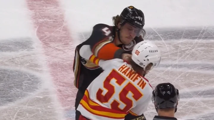 Max Comtois Doesn't Appreciate Noah Hanafin's Hit ...