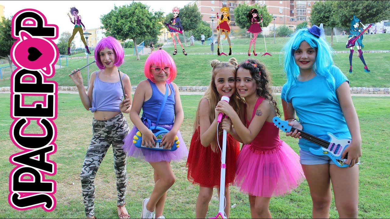 family friendly resorts Formo una banda de música con mis amigas y SPACEPOP - Silvia Sánchez