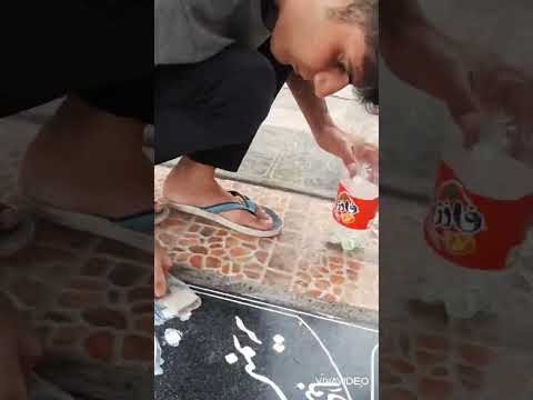 رنگ کردن سنگ قبر