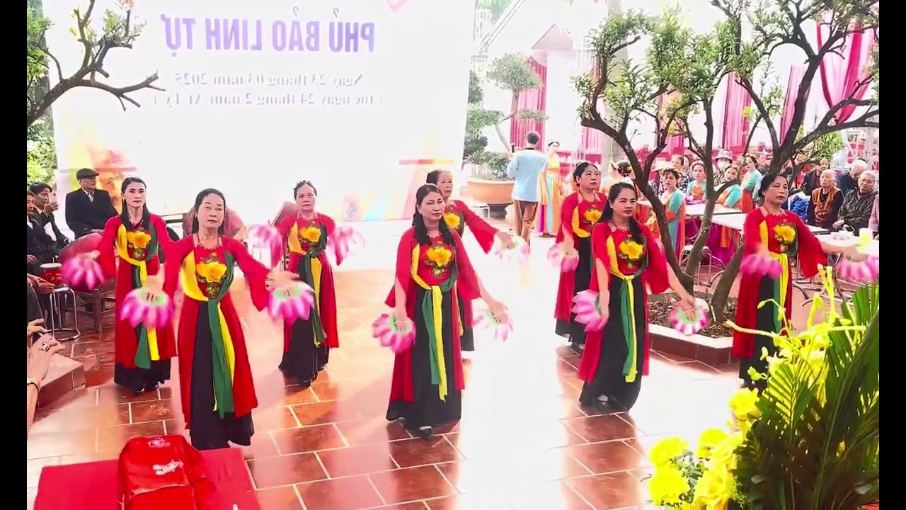 Con lên chùa dâng hương - đền bảo linh xóm 1 Khánh thành yên Khánh ninh bình