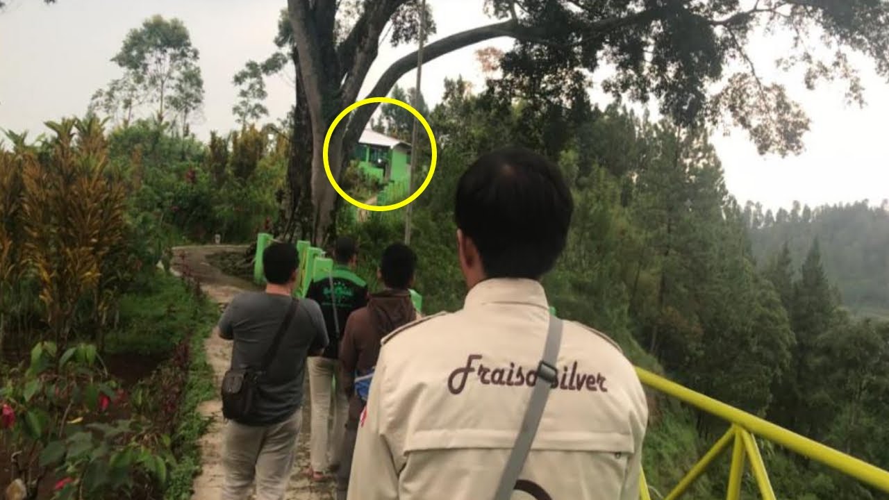 Makam Waliyulloh Di Jalur Pendakian Gunung Slamet Via Guci Tegal Youtube