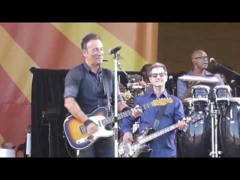 Bruce Springsteen, New Orelans Jazz Fest, May 3 2014, Dancing in the Dark