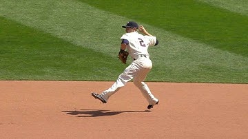 CWS@MIN: Dozier gets the forceout at second base