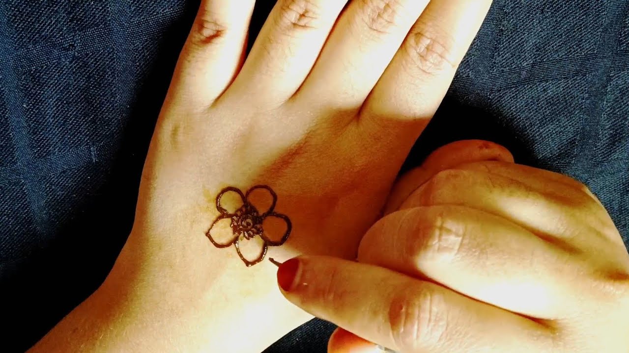 5 Small Henna Designs | Wrist henna, Small henna designs, Small henna