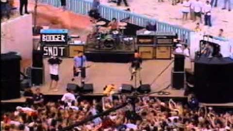 Blink-182 - Whats My Age Again (Live @ Daytona Beach 2000)