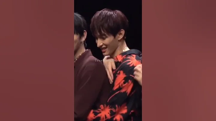 Dk, what are you doin⁉️😳#seventeen#dk #joshua#seoksoo #jun #seungkwan #kpop #scoups #fyp#dino #dino