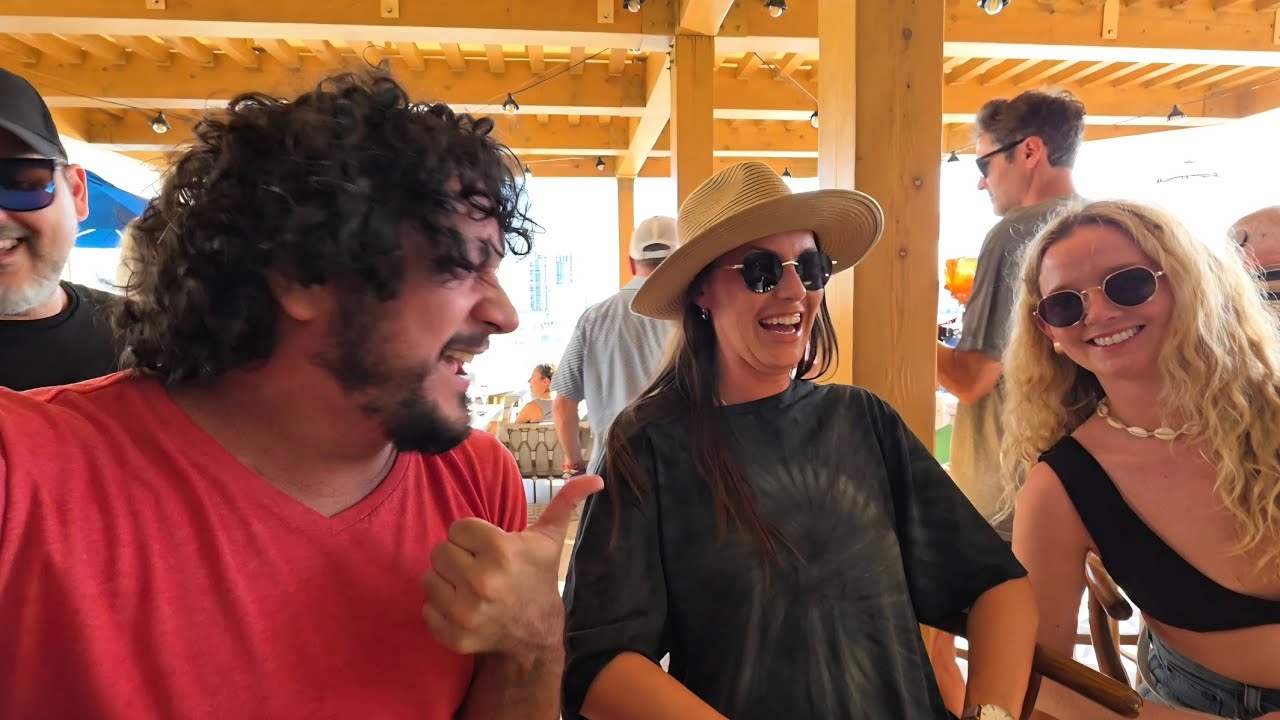 De Miami a Fort Lauderdale, hay Gringas Hermosas en las Playas de EEUU - Hard Rock el Hotel Guitarra