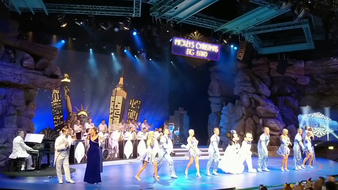 [HD] Mickey et le Big Band de Noël ❄️ - Disneyland Paris