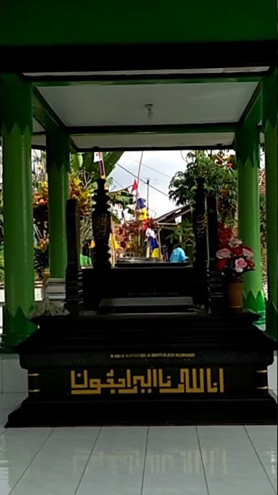 MAKAM NIKE ARDILLA BERSINAR LAGI, SANGAT BERSIH & TERAWAT#shorts