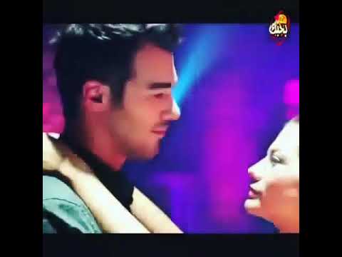 عاشق بحبك كل لحظه