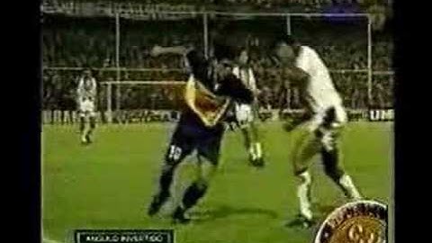 Riquelme Greatest Ever Nutmeg Great Football Skill!