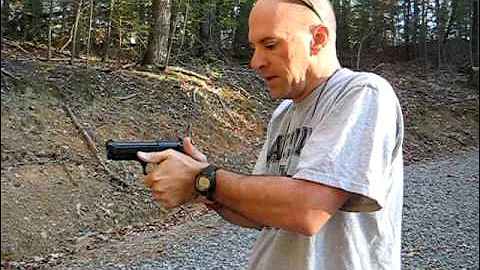 Manipulating the Slide on the M9/ Beretta 92 by Gomez-Training.com