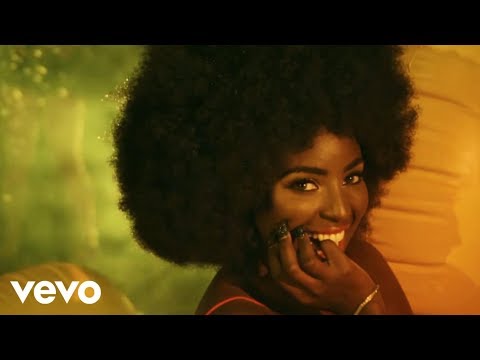 Videó: Amara La Negra Stílusában