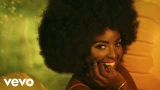 Vignette de la vidéo "Amara La Negra - What A Bam Bam"