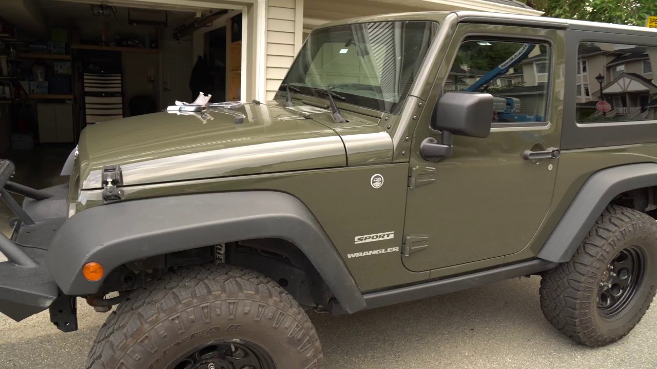 HOW TO INSTALL CHANGE OR REPLACE WINDSHIELD WIPERS ON A JEEP WRANGLER -  YouTube