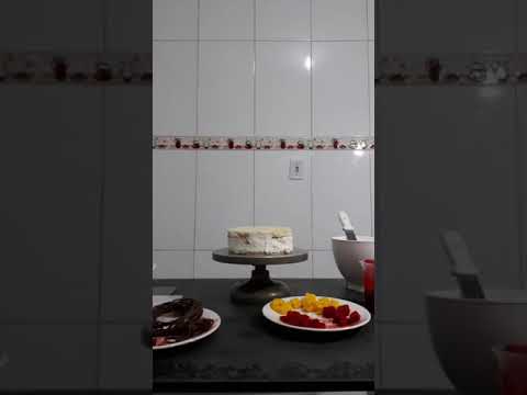 Vídeo: Torta Com Adição De Chocolate E Tangerinas