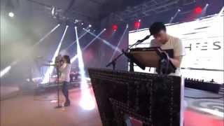 CHVRCHES "Recover" Live @ Bonnaroo 2014